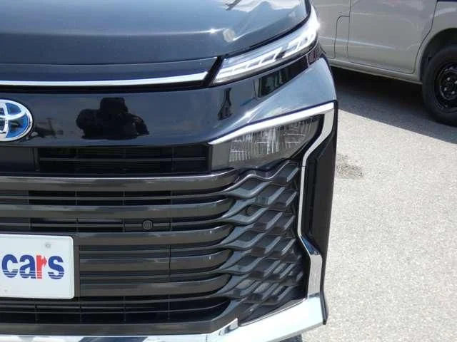 Toyota VOXY HYBRID S−Z photo 2