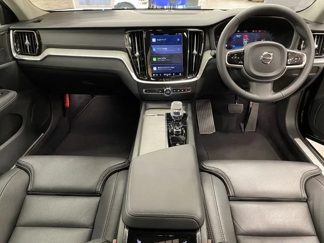 Volvo VOLVO V60 CROSS COUNTRY アルティメット　B5　AWD photo 2
