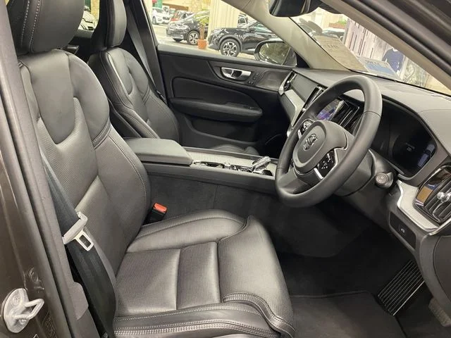 Volvo VOLVO V60 CROSS COUNTRY アルティメット　B5　AWD photo 4