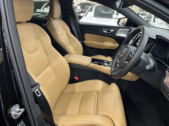 Volvo VOLVO V60 ウルトラ　T6　AWD　プラグインHV photo 4