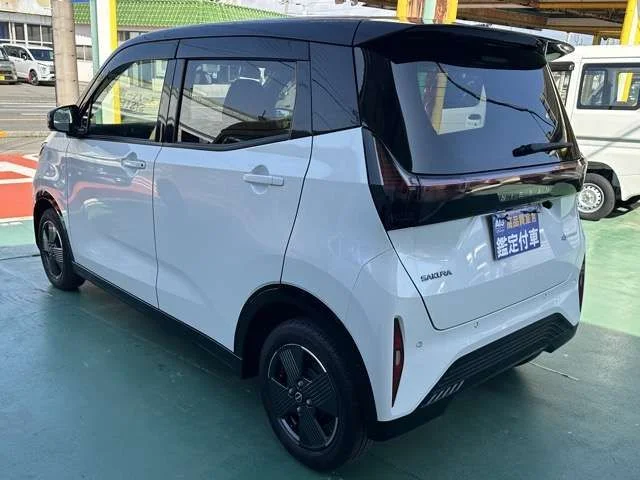 Nissan SAKURA G photo 4