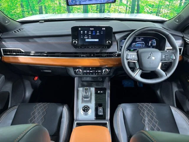 Mitsubishi OUTLANDER PHEV P photo 2