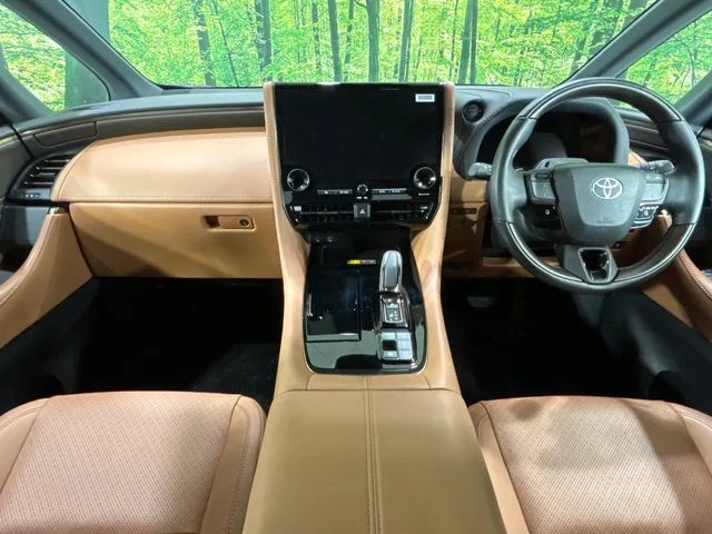Toyota VELLFIRE HYBRID Z　プレミア photo 2