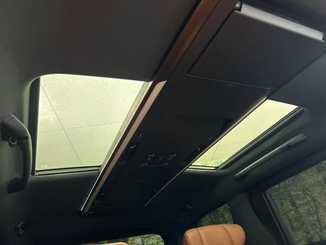Toyota VELLFIRE HYBRID Z　プレミア photo 3