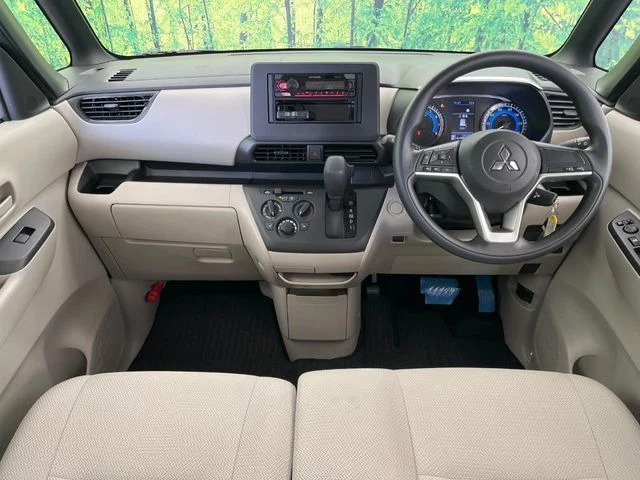 Mitsubishi eK SPACE M photo 2
