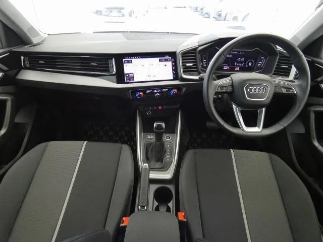 Audi AUDI A1 SPORTBACK 25　TFSI　アドバンスド photo 2