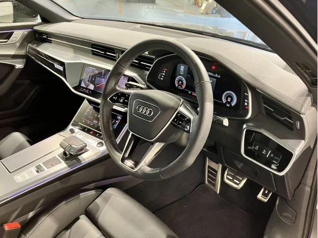 Audi AUDI A6 45　TFSI　クワトロ　Sライン photo 2