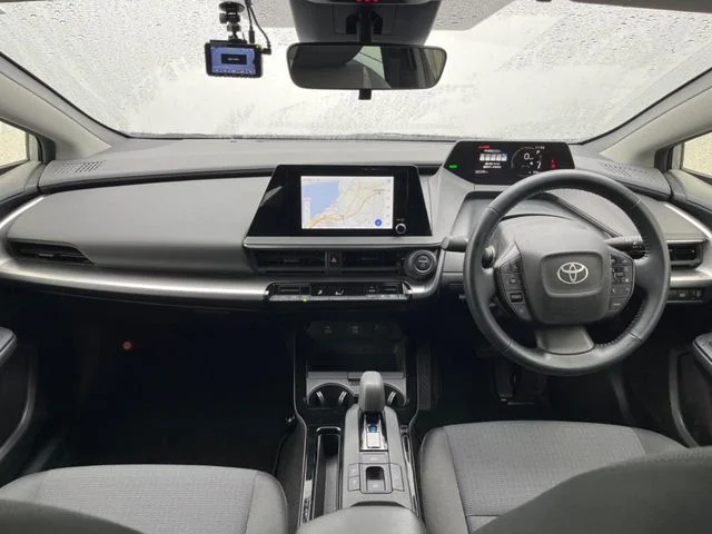 Toyota PRIUS X photo 2