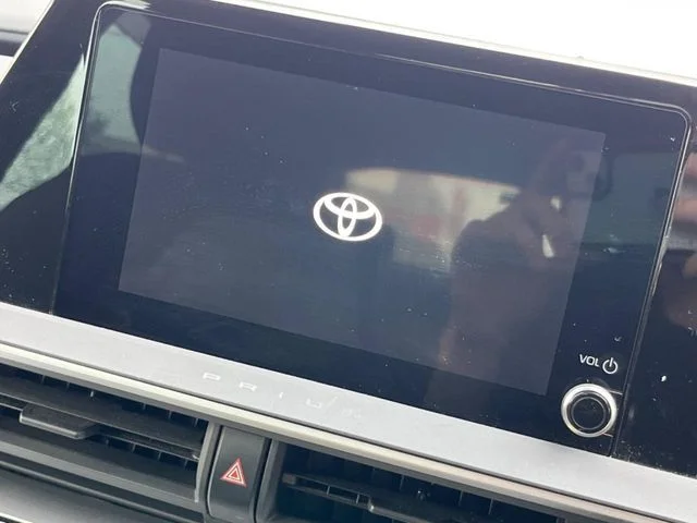 Toyota PRIUS X photo 3
