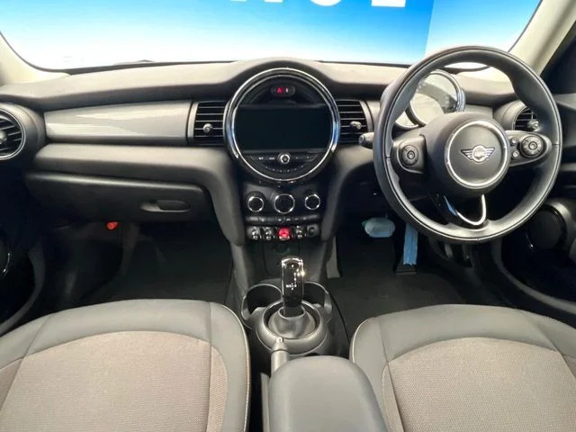 Bmw MINI COOPER 5DOOR ベースグレード photo 2