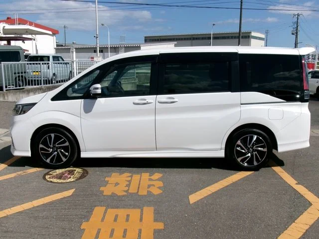 Honda STEPWAGON SPADA スパーダ　クールスピリット　Hセンシング photo 2