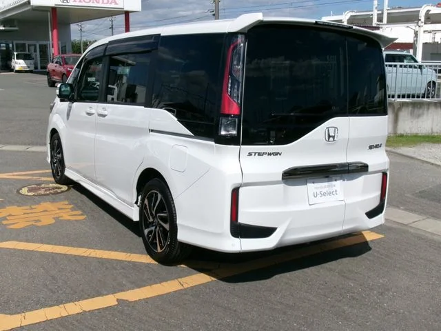 Honda STEPWAGON SPADA スパーダ　クールスピリット　Hセンシング photo 3
