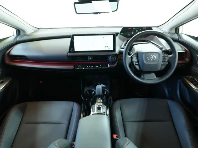 Toyota PRIUS PHV Z photo 2