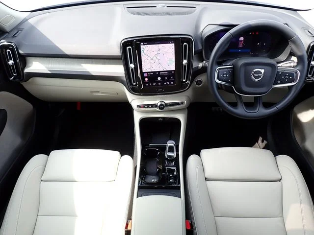 Volvo VOLVO XC40 アルティメット　B4　AWD photo 2