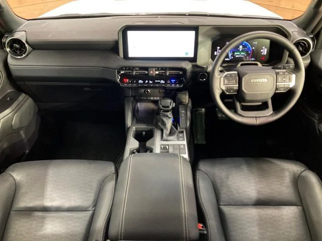 Toyota LANDCRUISER 250 VX photo 2