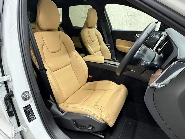 Volvo VOLVO XC60 リチャージアルティメットT6AWDPHE photo 4
