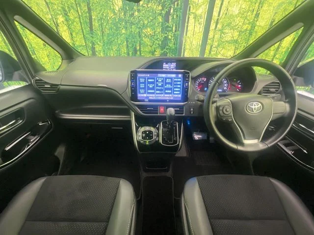 Toyota VOXY ZS　煌3 photo 2