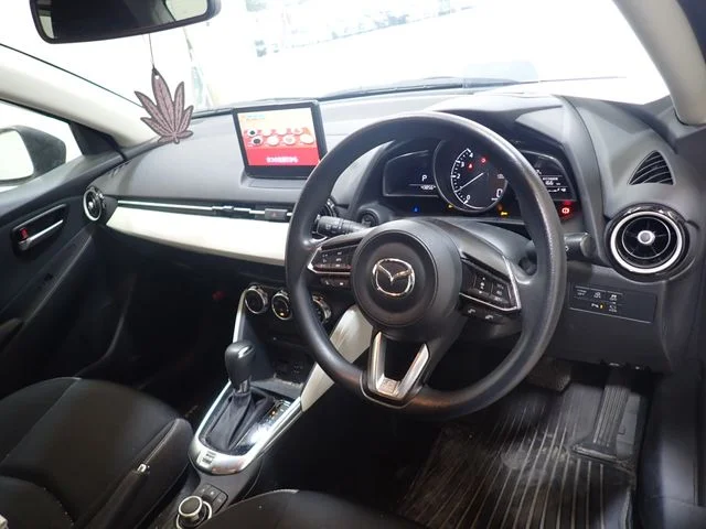 Mazda MAZDA2 15BD photo 2