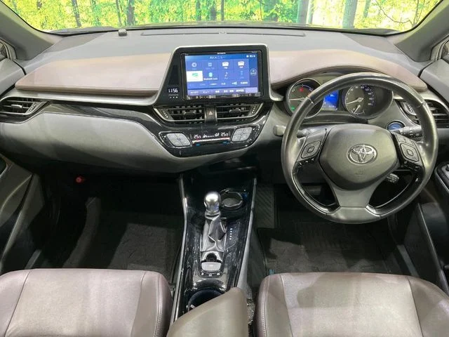 Toyota C-HR G　ハイブリッド photo 2