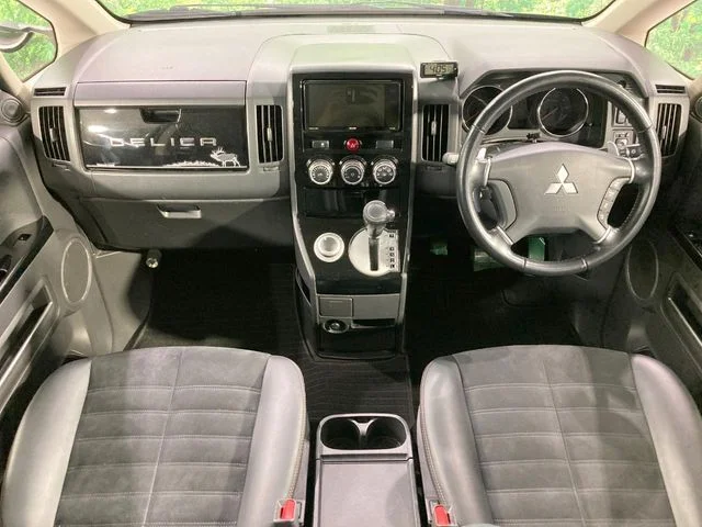 Mitsubishi DELICA D:5 4WD ジャスパー photo 2