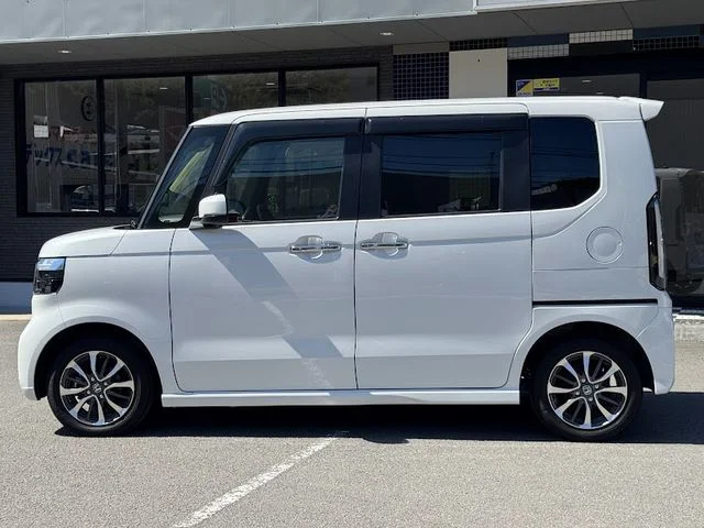 Honda N BOX CUSTOM ベースグレード photo 2