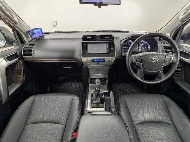 Toyota LANDCRUISER PRADO TX　Lパッケージ photo 2