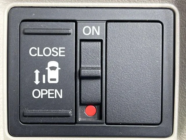 Honda N BOX 4WD ベースグレード photo 3