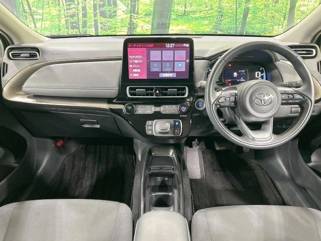 Toyota AQUA Z photo 2