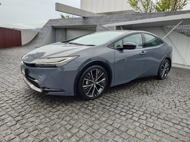 Toyota PRIUS Z photo 2