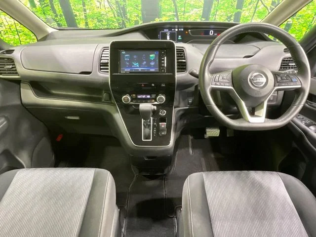 Nissan SERENA S-HYBRID ハイウェイスター　V photo 2