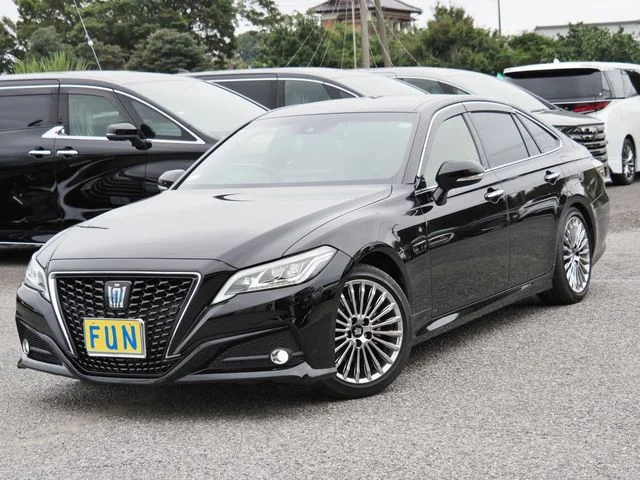 Toyota CROWN sedan hybrid G photo 4