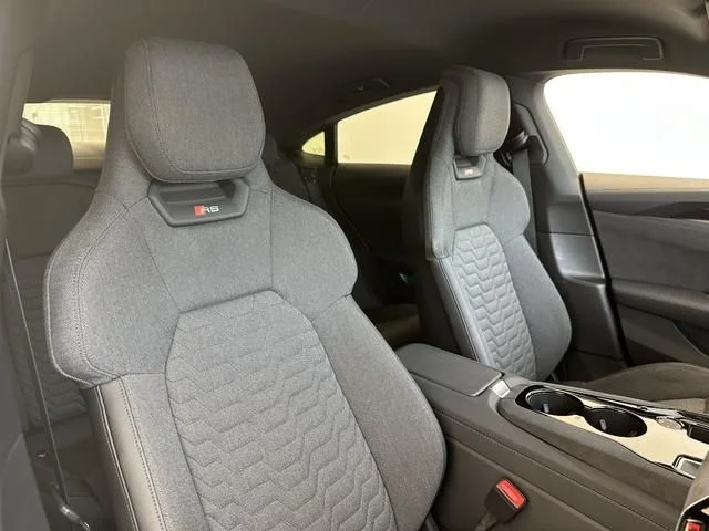 Audi AUDI RS e-tron GT ベースグレード photo 4