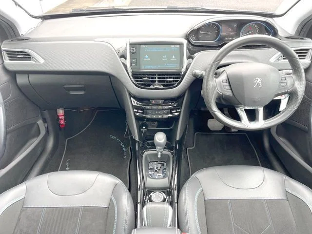 Peugeot PEUGEOT 2008 クロスシティ photo 2
