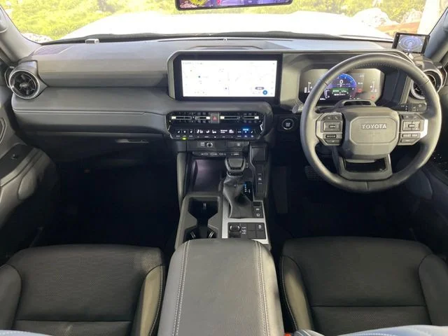 Toyota LANDCRUISER 250 VX photo 3