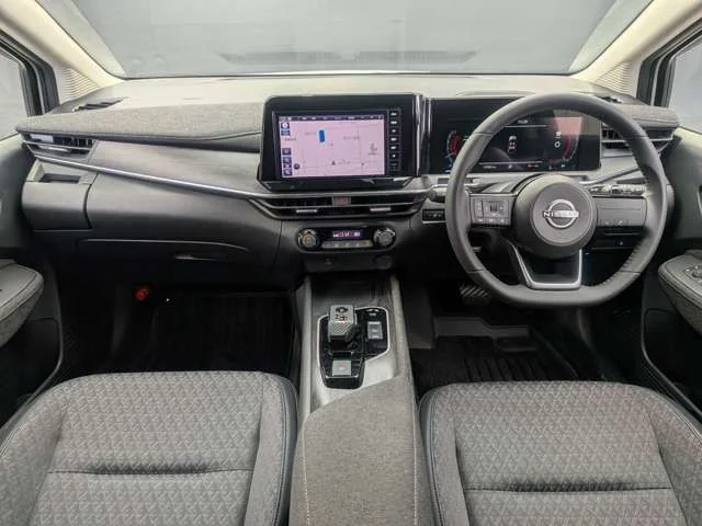 Nissan AURA G photo 3