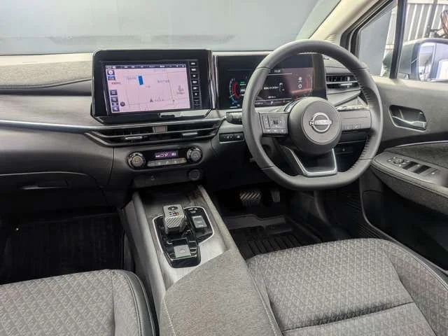 Nissan AURA G photo 4