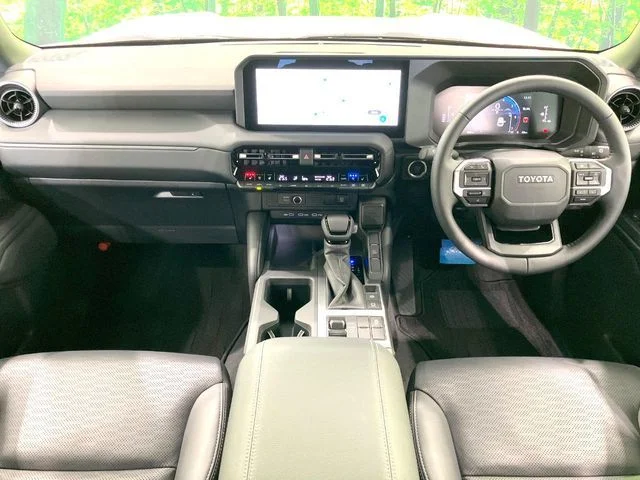 Toyota LANDCRUISER 250 VX photo 2