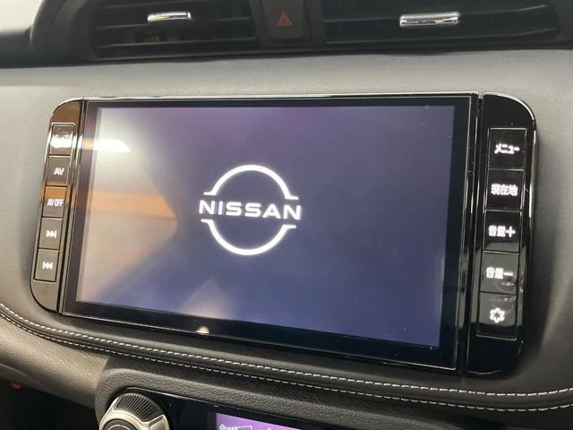 Nissan KICKS X photo 3