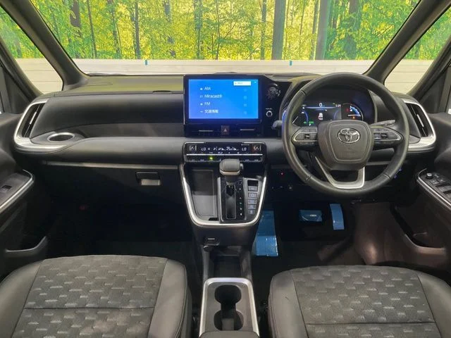 Toyota VOXY HYBRID S−Z photo 2