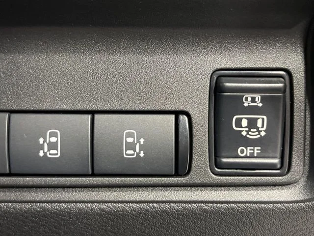 Nissan SERENA WG e−POWER　ハイウェイスター　V photo 3