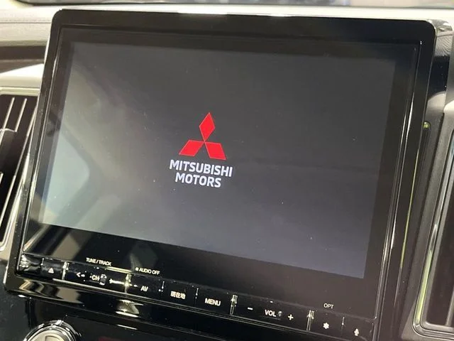 Mitsubishi DELICA D:5 4WD P photo 3