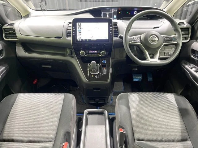 Nissan SERENA WG e−POWER　ハイウェイスター　V photo 2