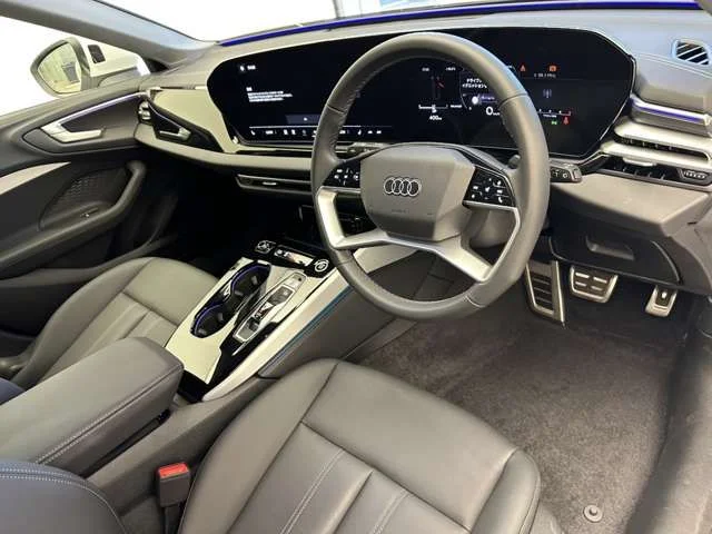 Audi AUDI A5 AVANT TFSI　クワトロ photo 2