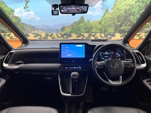 Toyota NOAH HYBRID S−Z photo 2