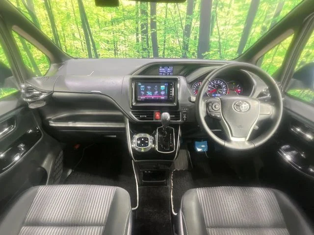Toyota VOXY 4WD ZS　煌2 photo 2