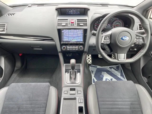 Subaru WRX S4 2．0GT−S　アイサイト photo 2