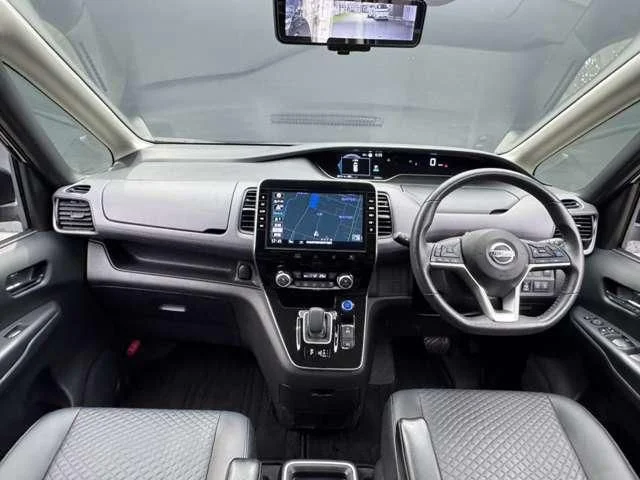 Nissan SERENA WG e−POWER　ハイウェイスター　V photo 3