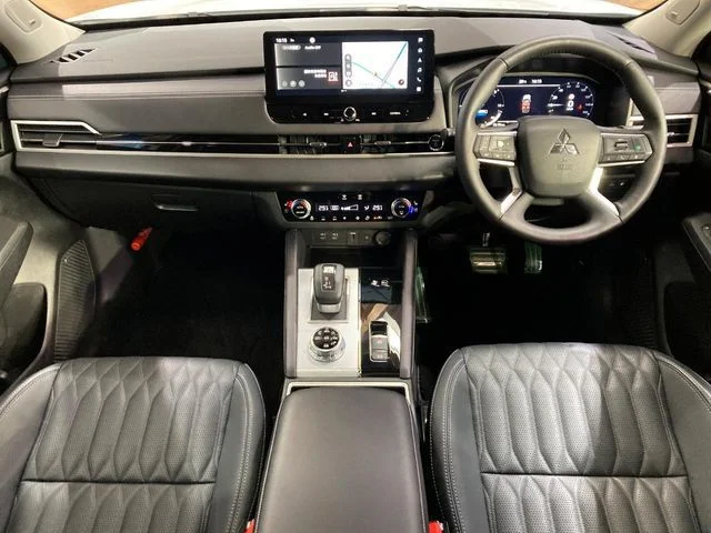 Mitsubishi OUTLANDER PHEV P photo 2