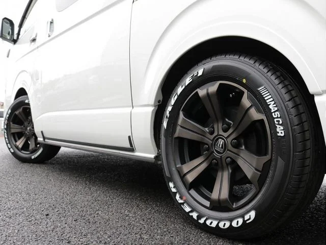 Toyota HIACE wagon 4WD ワイド　GL　ロング　ミドルルーフ photo 4