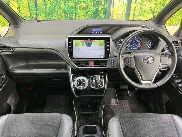 Toyota VOXY HYBRID ZS　煌3 photo 2